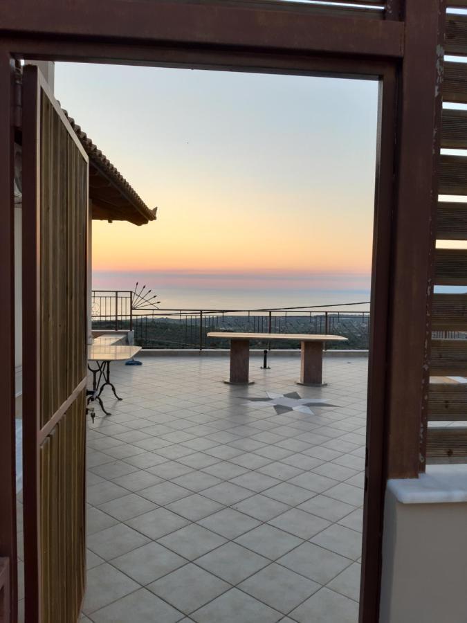 -Tsiakos Apartment- In Vryses Kyparissia Extérieur photo
