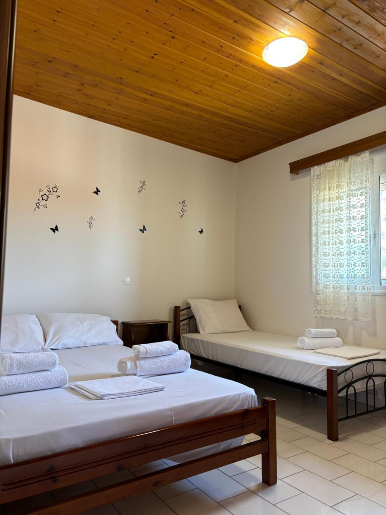 -Tsiakos Apartment- In Vryses Kyparissia Extérieur photo